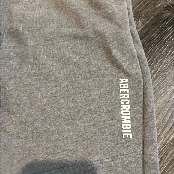 Abercrombie Kids Light Gray Joggers Boys 9/10 - Picture 2 of 4